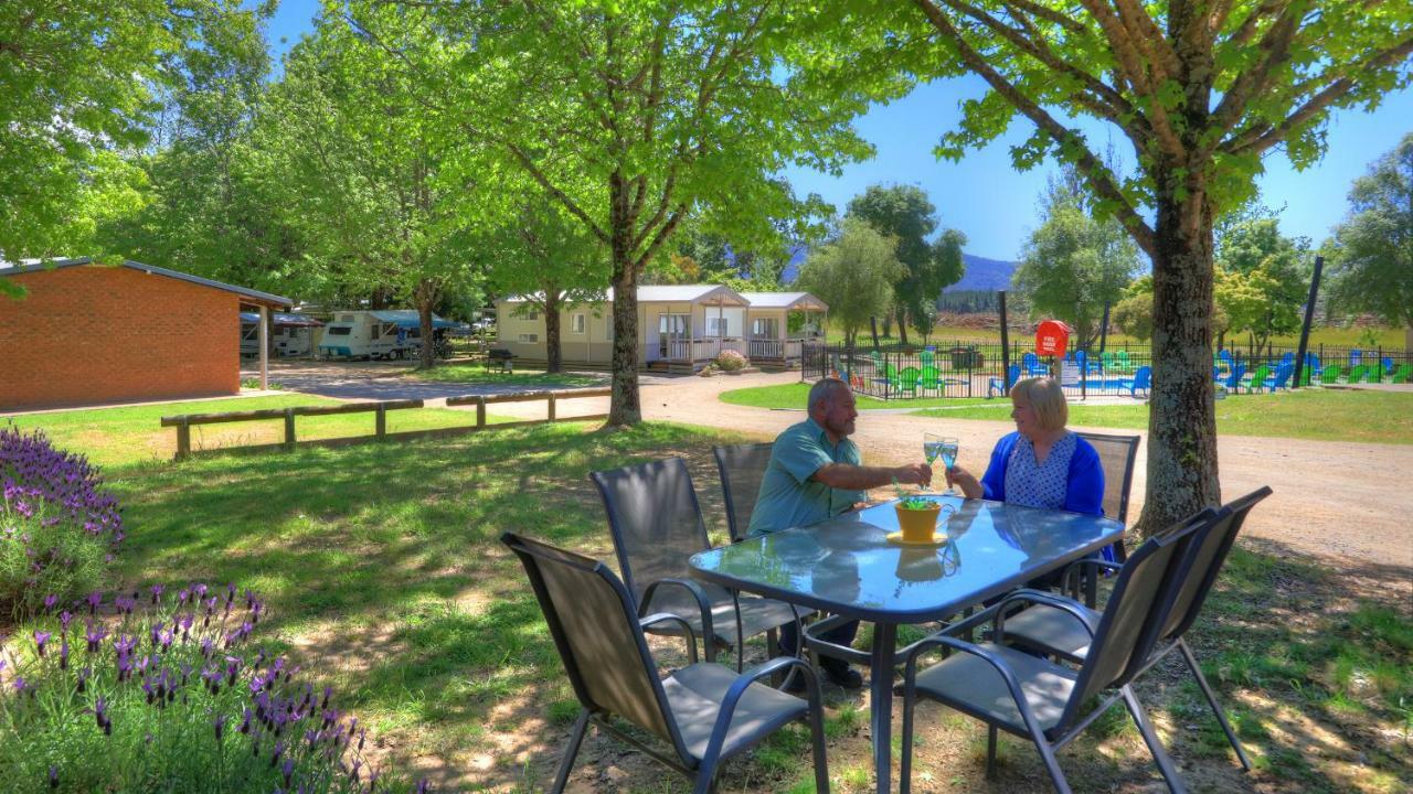 Big4 Porepunkah Holiday Park Bright Exterior photo